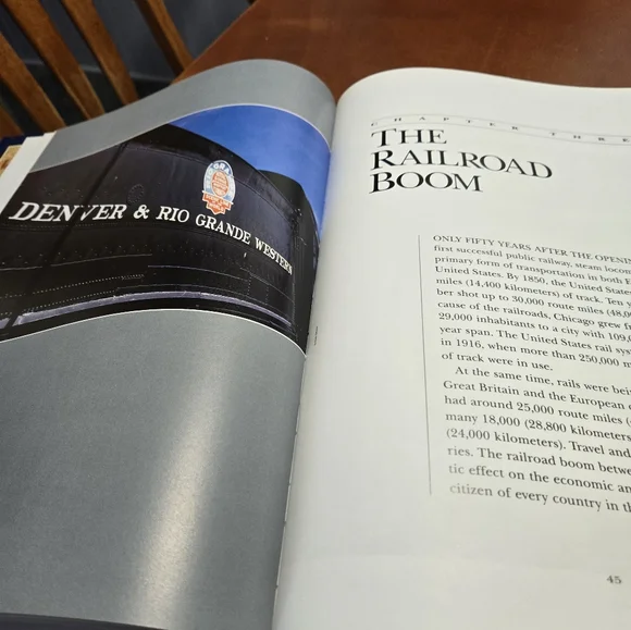 Locomotives train book - Picture 6 of 6